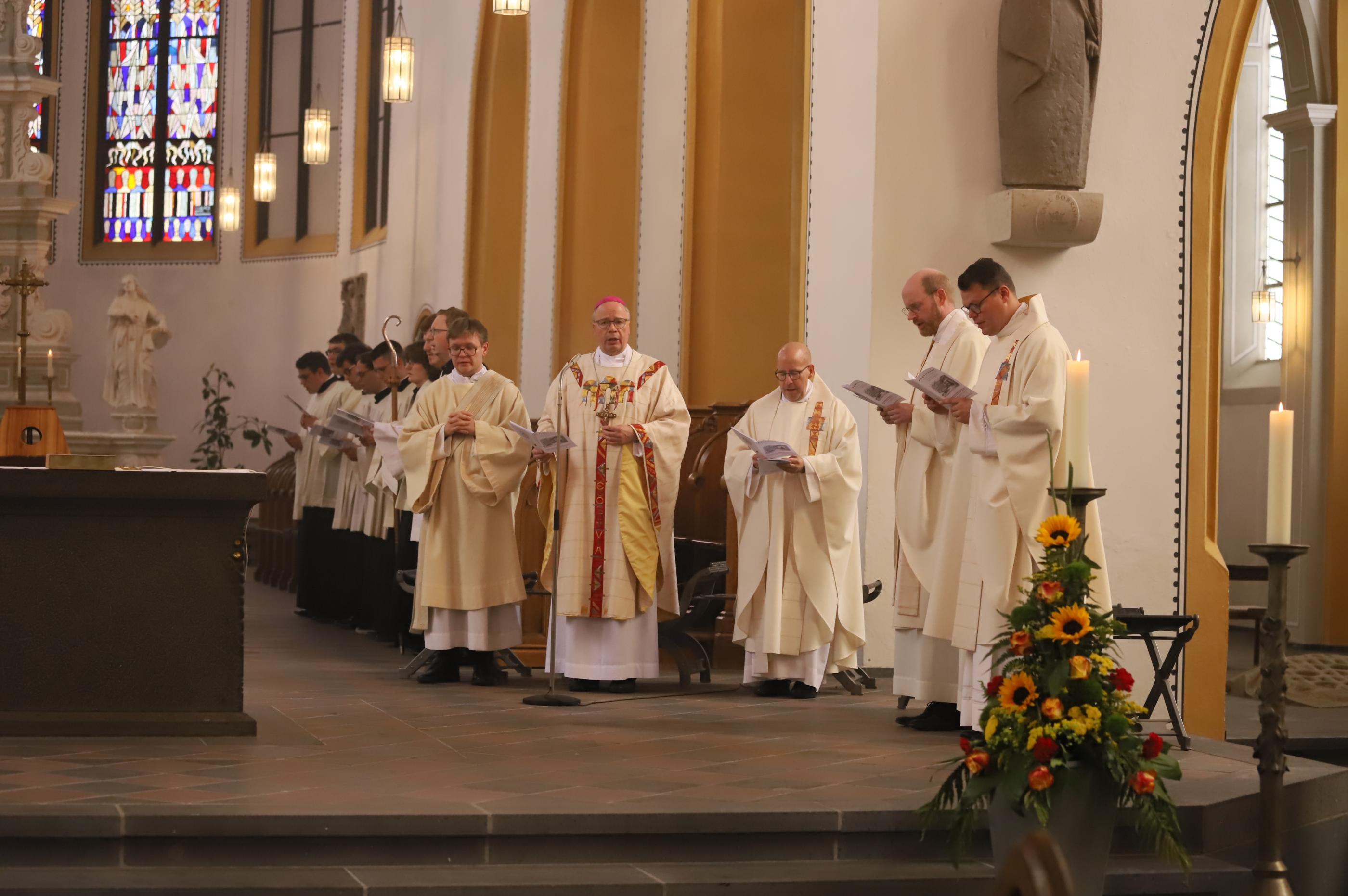 Im Rahmen der Verabschiedung fand ein Pontifikalamt statt. (c) Judith Rupp/Bistum Trier Im Rahmen der Verabschiedung fand ein Pontifikalamt statt.