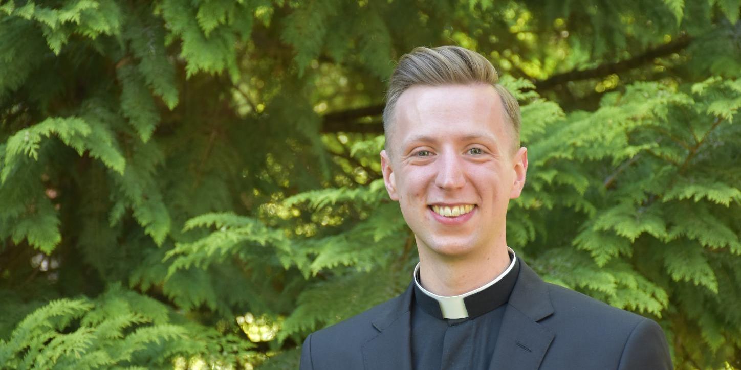 Antonio Jagodin (27) aus Schwalbach-Elm wird am 7. Juni zum Priester geweiht. (c) Sarah Schött/Paulinus Antonio Jagodin (27) aus Schwalbach-Elm wird am 7. Juni zum Priester geweiht.