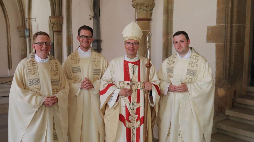 Florian Dienhart, Thomas Hufschmidt, Bischof Dr. Stephan Ackermann und Frederik Simon