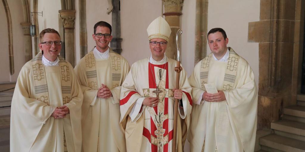 Florian Dienhart, Thomas Hufschmidt, Bischof Dr. Stephan Ackermann und Frederik Simon (c) Helmut Thewalt/Bistum Trier Florian Dienhart, Thomas Hufschmidt, Bischof Dr. Stephan Ackermann und Frederik Simon