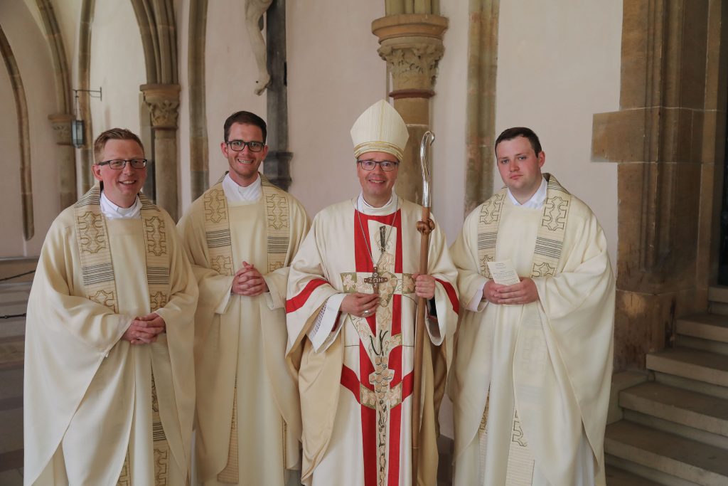Florian Dienhart, Thomas Hufschmidt, Bischof Dr. Stephan Ackermann und Frederik Simon