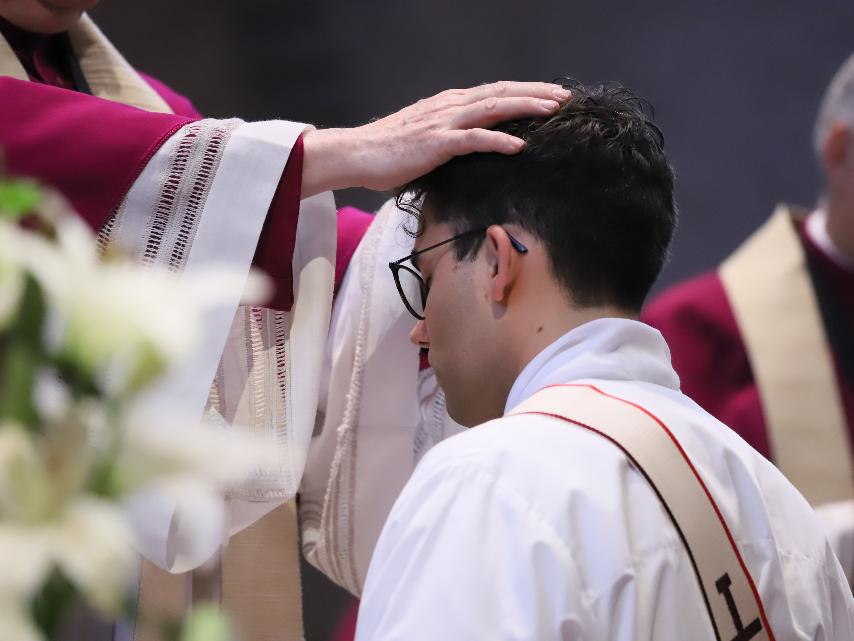 Christian Jager bei seiner Priesterweihe