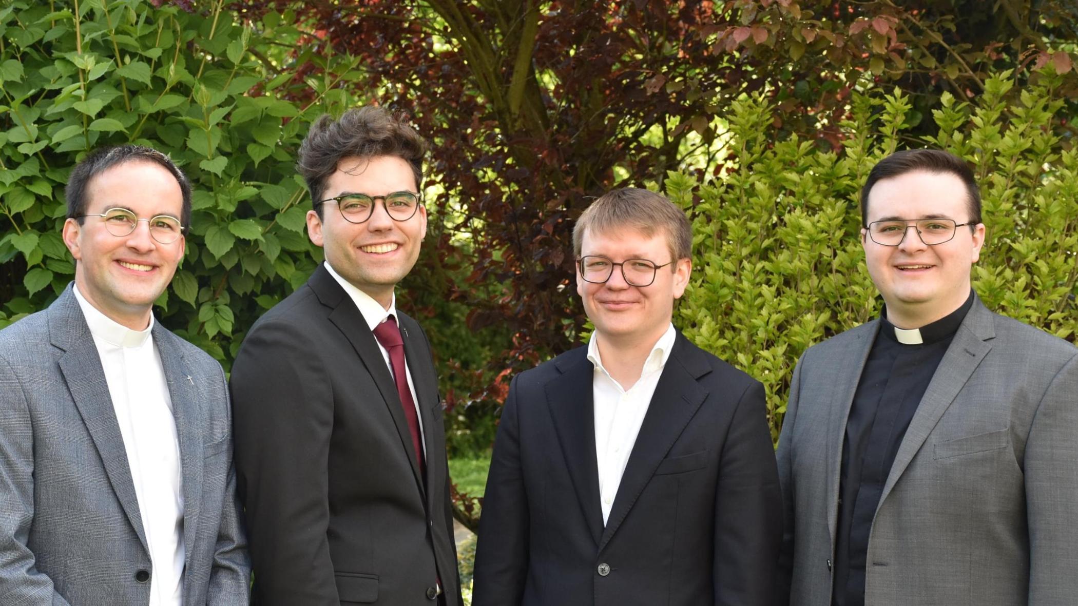 Jens Bauer, Christian Jager, Pascal Nicolas Klose (Priesterweihe am 1. Oktober in Rom) und Adrian Sasmaz (vlnr.)