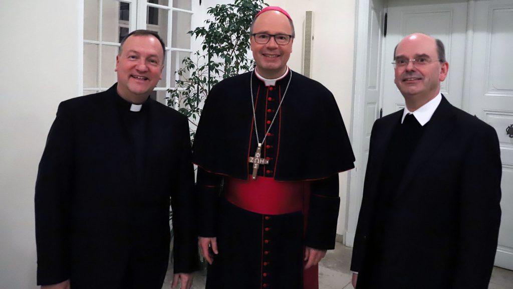 Monsignore Michael Becker, Bischof Dr. Stephan Ackermann und Weihbischof Robert Brahm